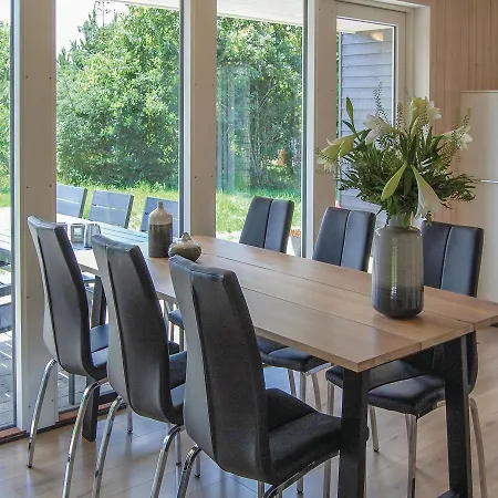 Three-bedroom Holiday In Ferienhaus *