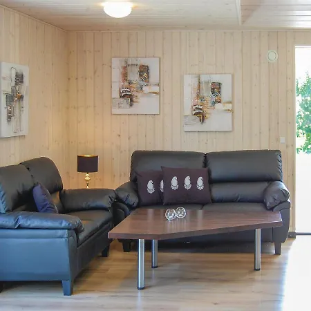 Three-bedroom Holiday In Ulfborg